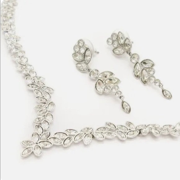 Authentic Swarovski silver Necklace and earrings set. - Picture 3 of 9